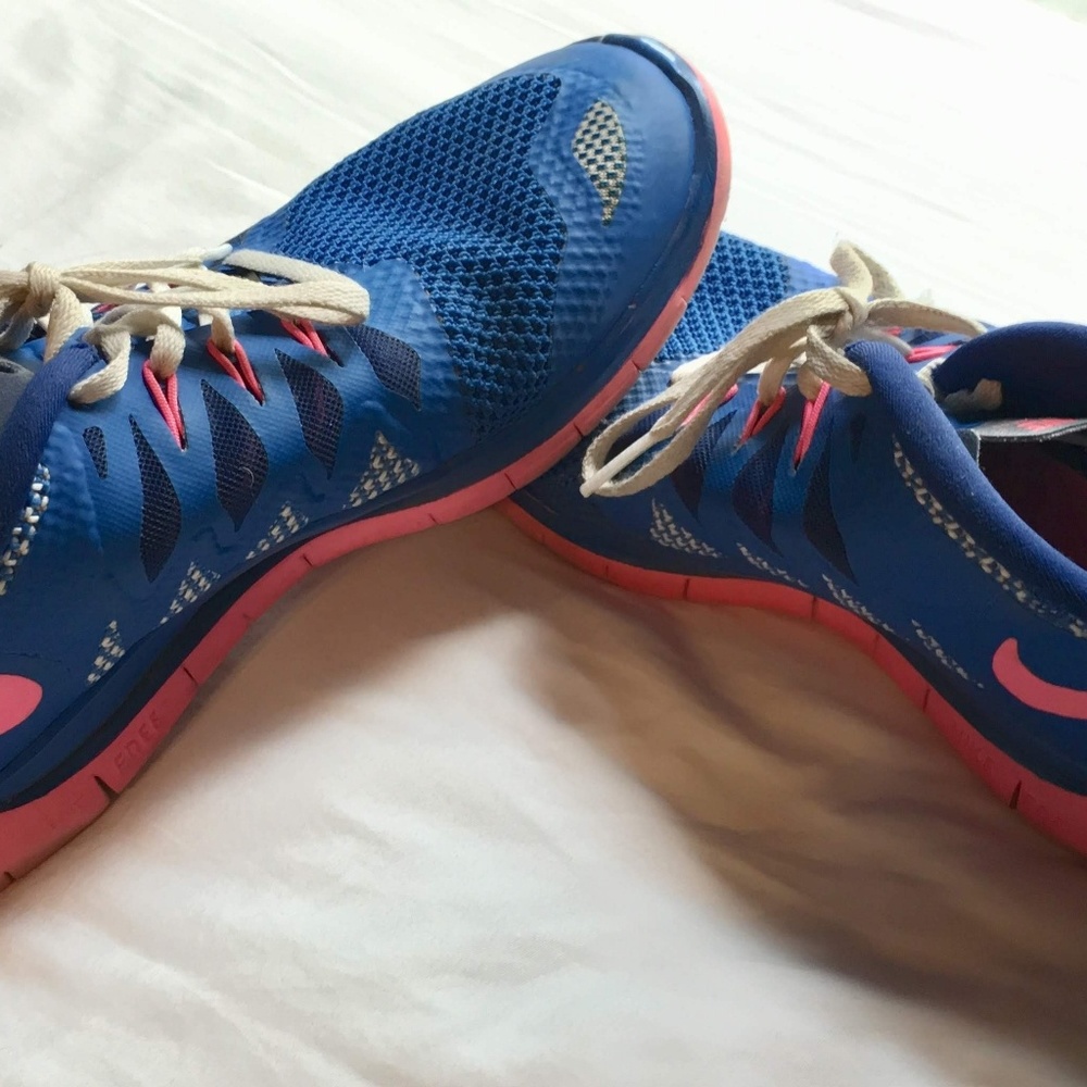 Kid's or Women's Nike Blue Sneakers